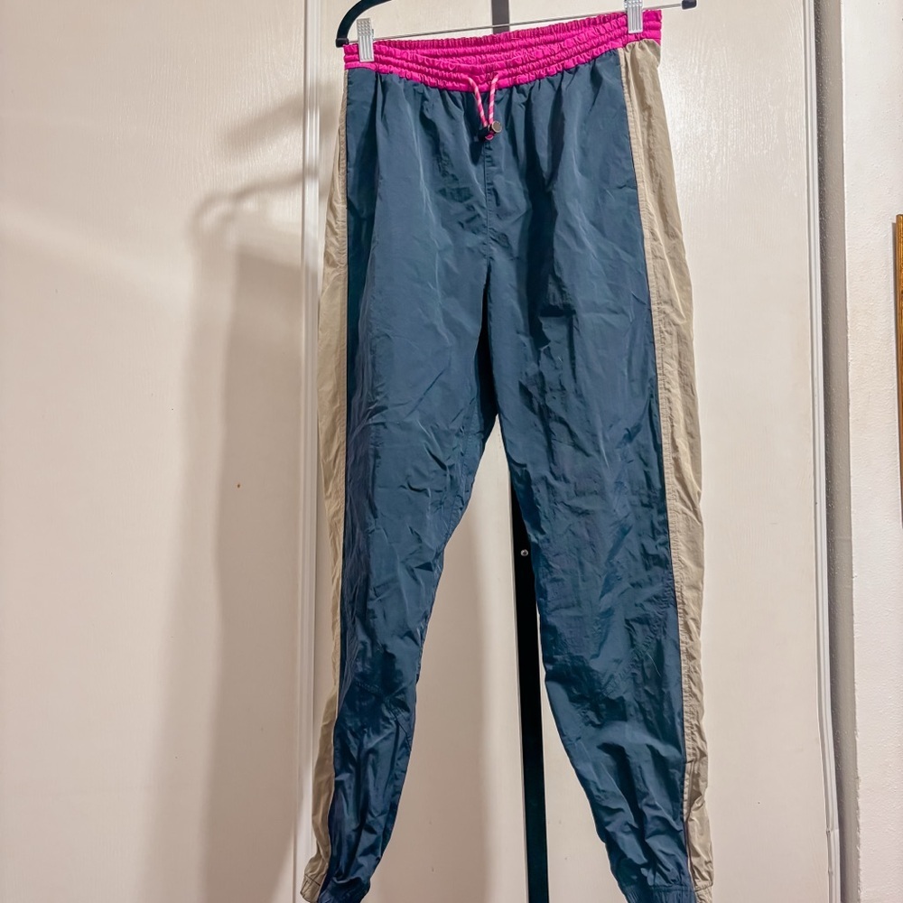 Lululemon Evergreen Track Pant True Navy/Cafe Au Lait/Ripened Raspberry Size 8 - Picture 3 of 6